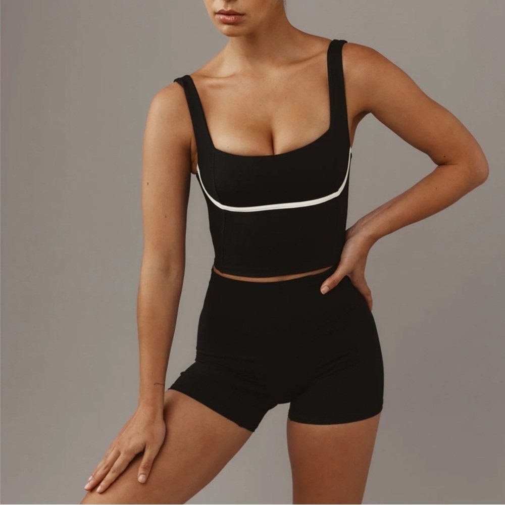 SOLD Monday Body Zion Tank Top Black Ivory Piping Medium Cropped Yoga Workout - Picture 3 of 13